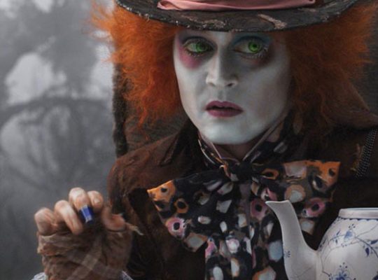 Film à voir en famille : Alice au pays des merveilles de Tim Burton