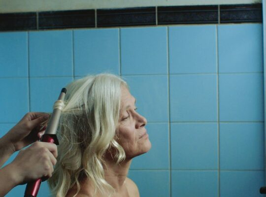 La sélection Paris Mômes de films à voir en famille en VOD avec des adolescents : Secret de famille, à regarder à la maison à partir de 13 ans.