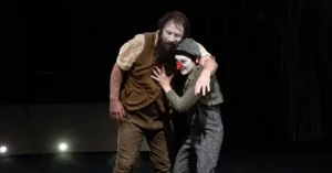 Strano : un spectacle de cirque à voir en famille avec des enfants