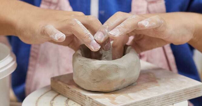 Atelier poterie enfant et famille à paris