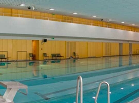 Piscine où se baigner à paris en famille