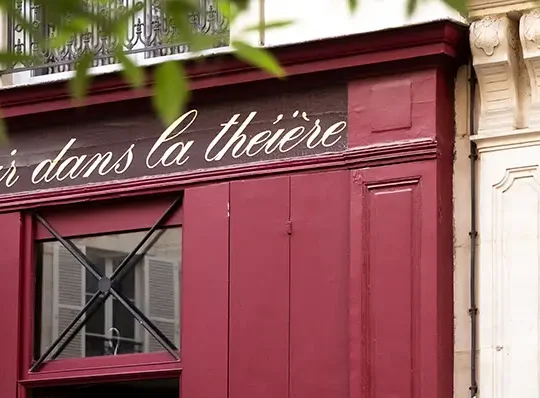 lieu à découvrir à paris : le loir dans la théière un salon de thé au cœur du marais