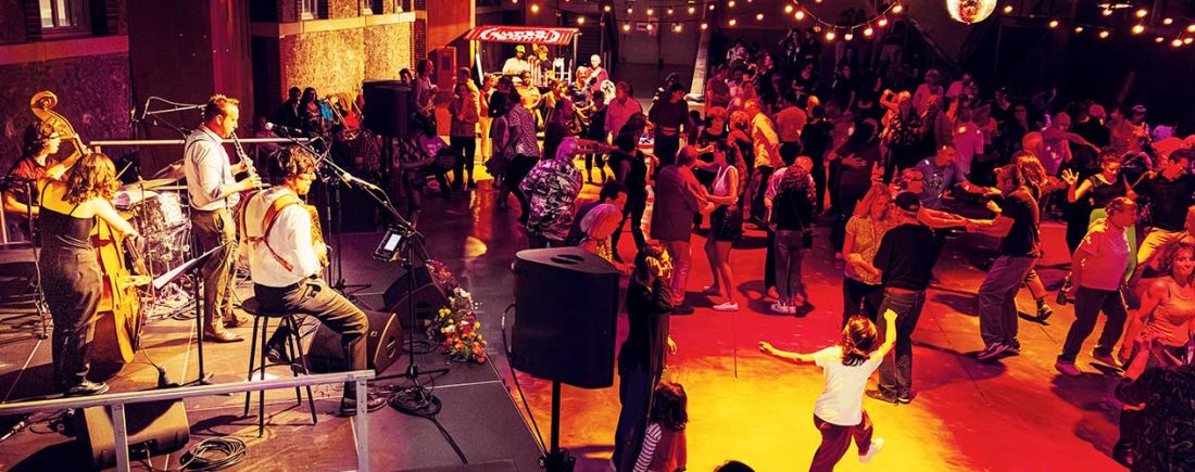 Dimanche famille au centquatre