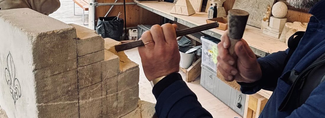 tailler la pierre avec des enfants